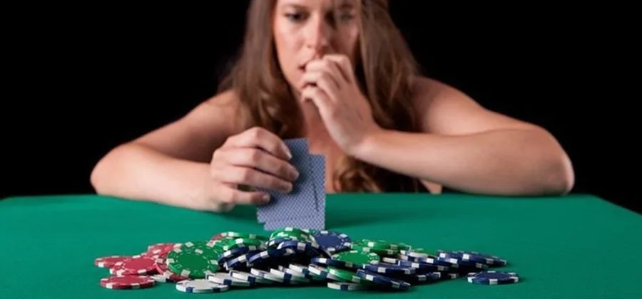 Bluffing in sports poker